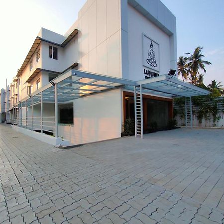 Lumbini Supreme Hotel Thrissur Buitenkant foto