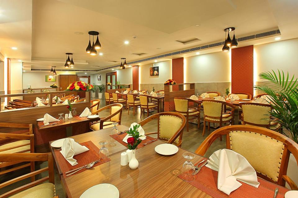 Lumbini Supreme Hotel Thrissur Buitenkant foto