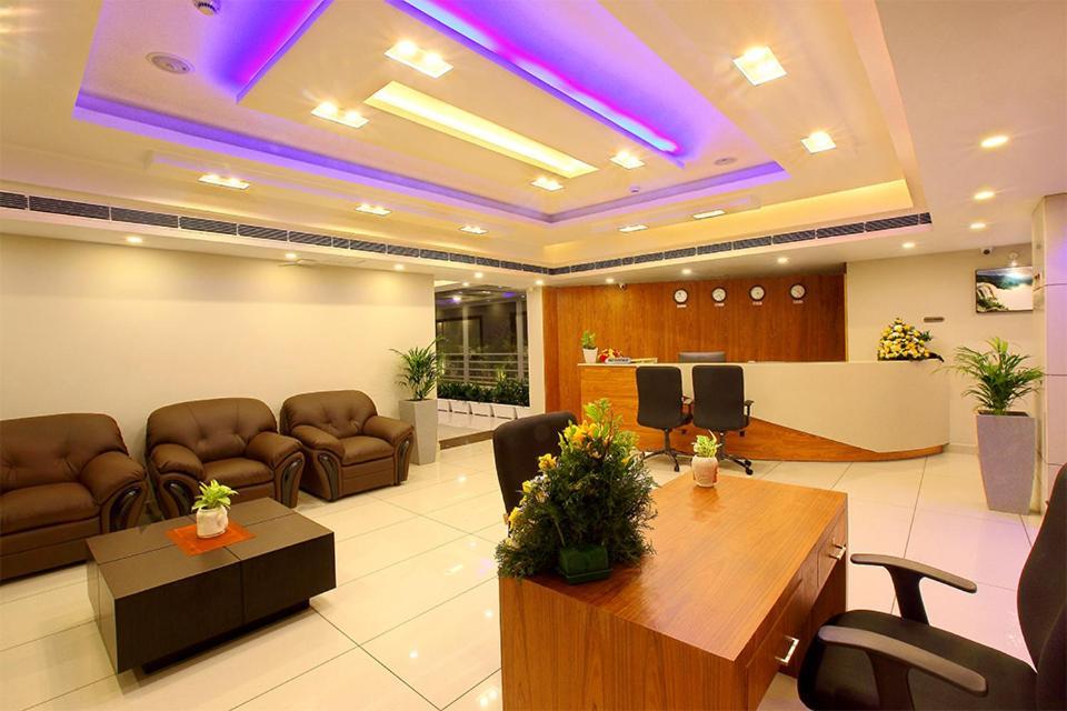 Lumbini Supreme Hotel Thrissur Buitenkant foto