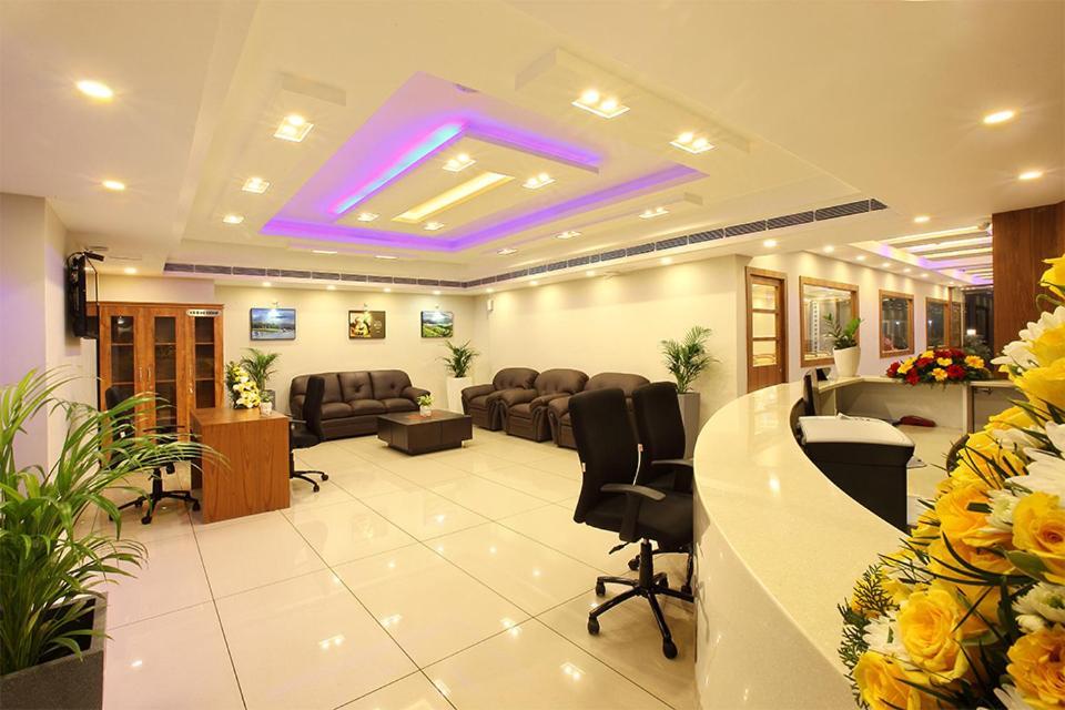 Lumbini Supreme Hotel Thrissur Buitenkant foto